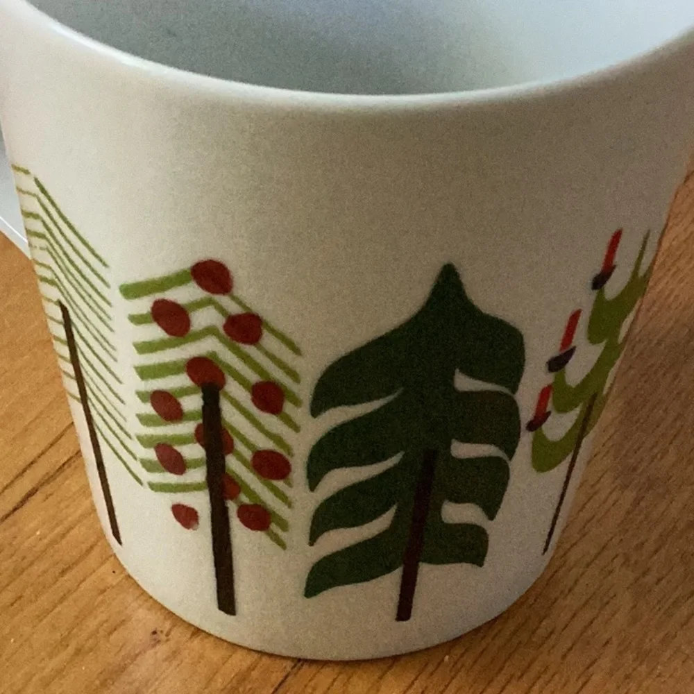 CRATE AND BARREL Holiday Jenny Bowers CHRISTMAS TREES MUG Evergreens 2014